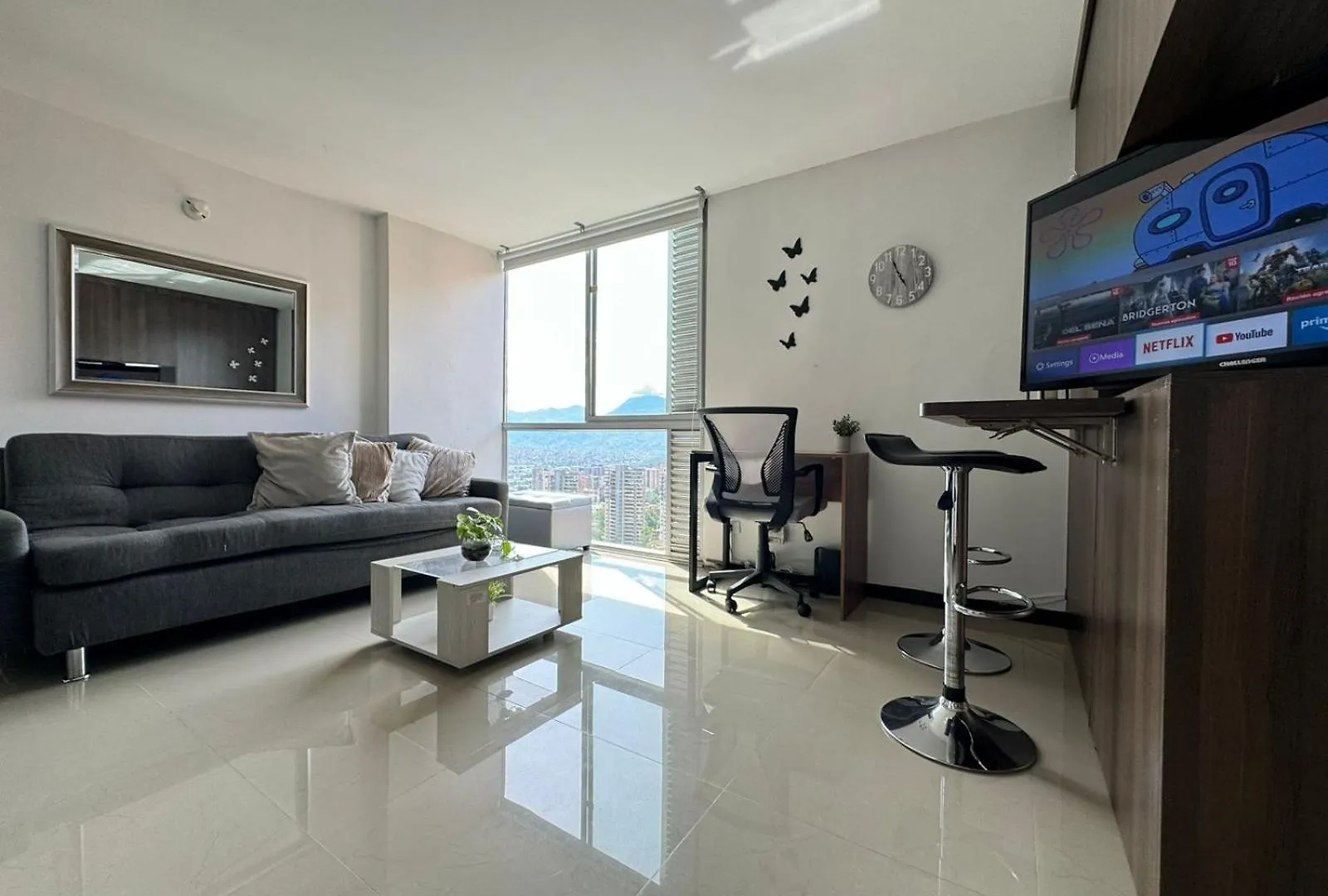 Lovely Private Apto In Poblado contacts